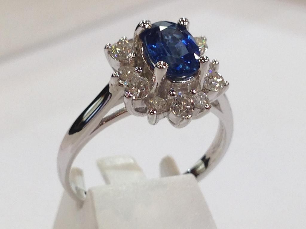 Bague sertie d'un sphir