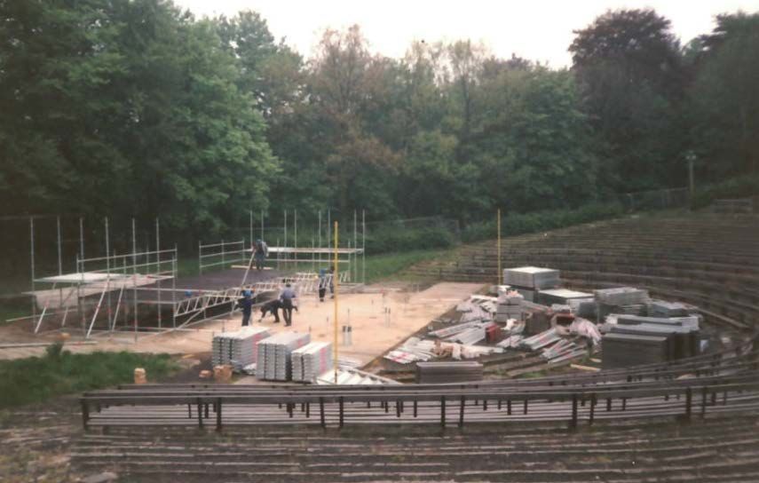 Aufbau Bühnengerüst Hutbergbühne