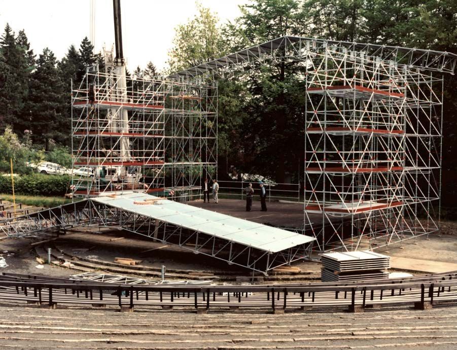 Aufbau Bühnengerüst Hutbergbühne