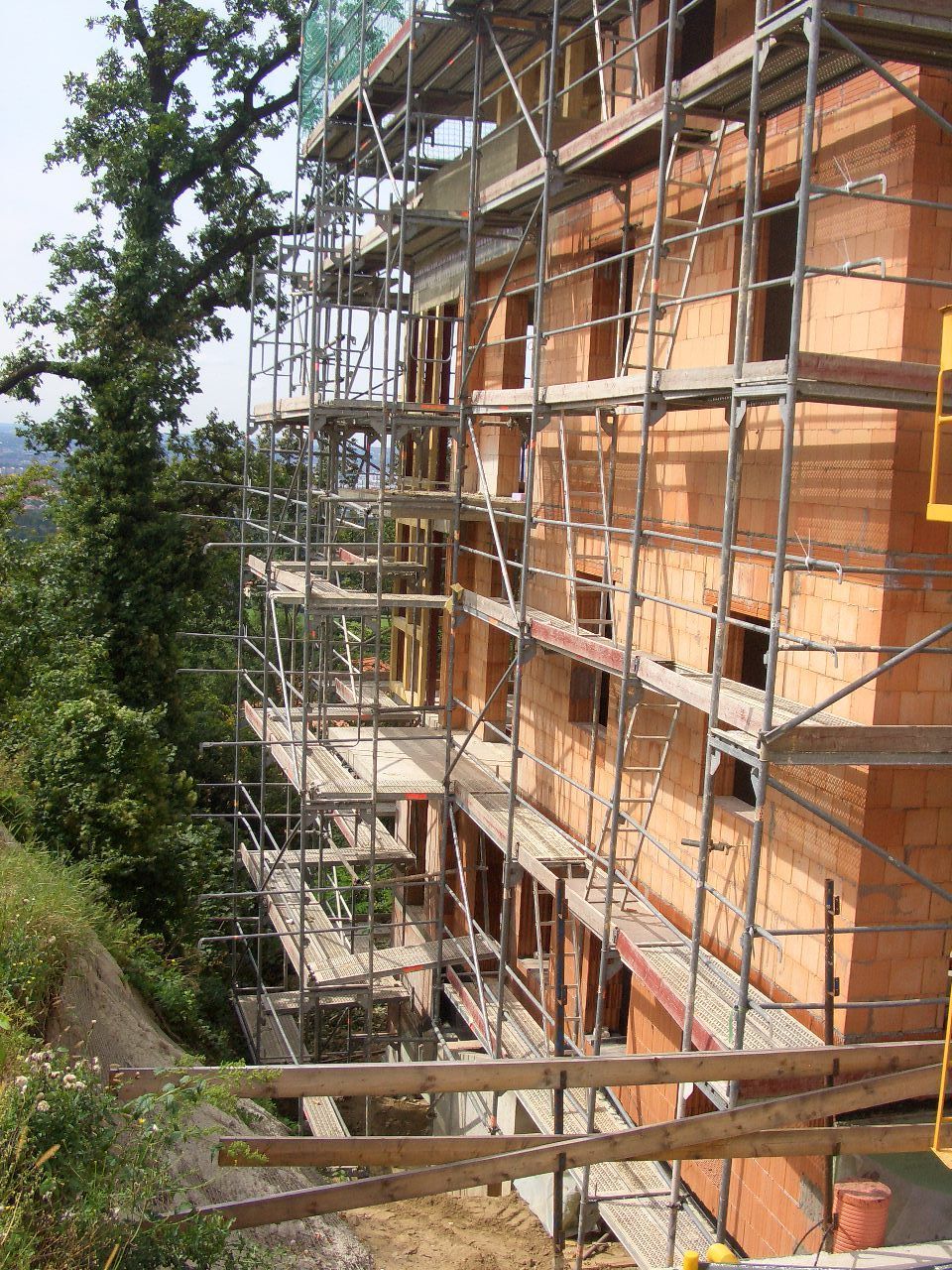 Baugerüst an Neubau
