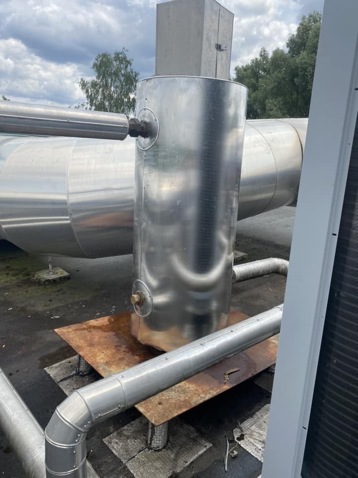 Tuyaux de raccordement d'un groupe à eau glacé