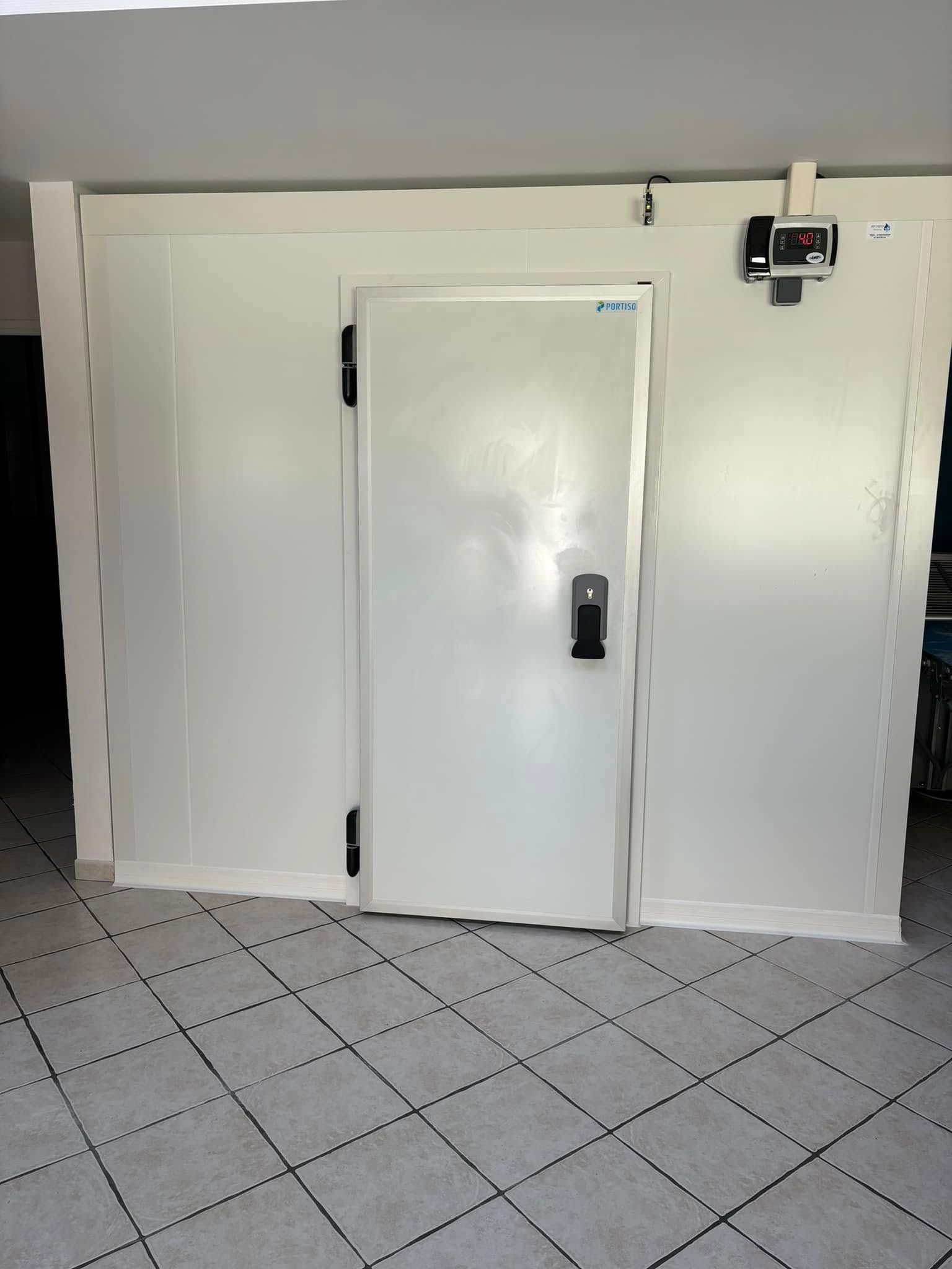 Porte dune chamre froide