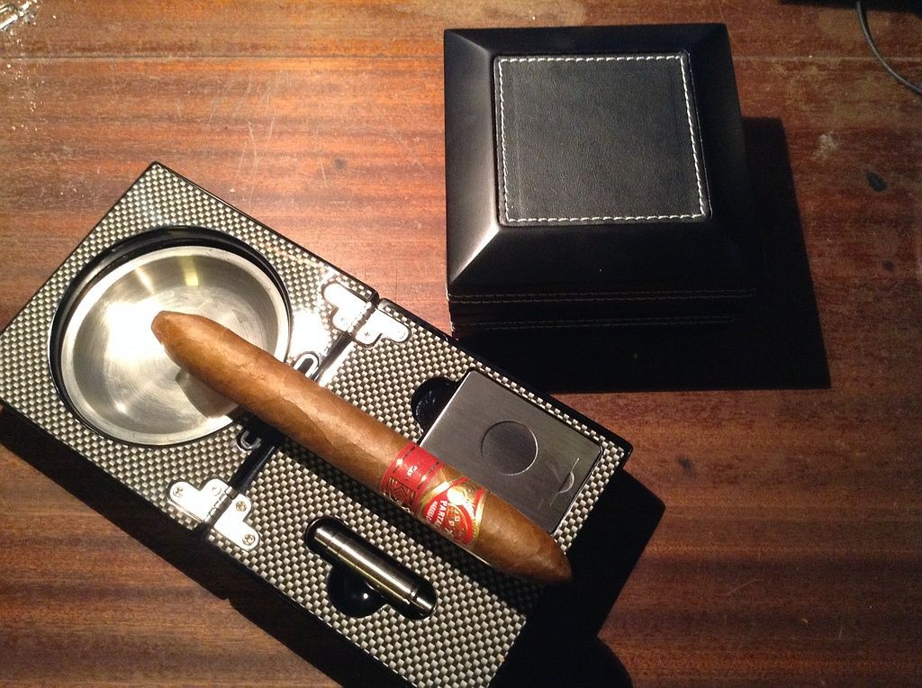 Pattus Tabacs - Cendrier cigare - Neuchâtel