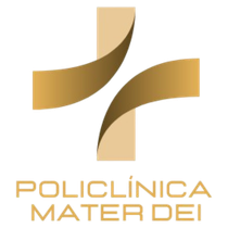 Logotipo de la Policlínica Mater Dei que presenta una cruz dorada estilizada con secciones curvas
