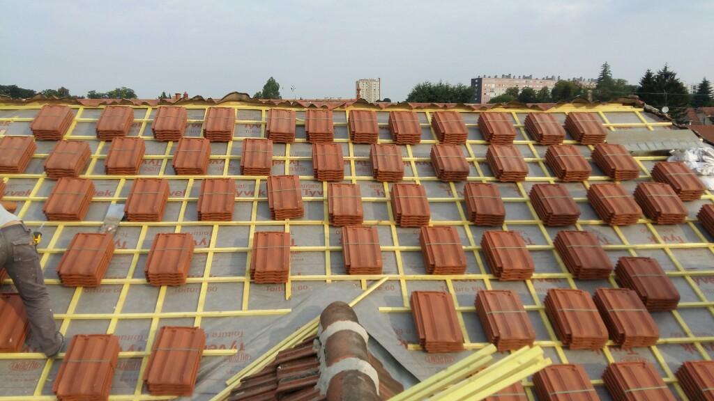 Installation de toiture en cours