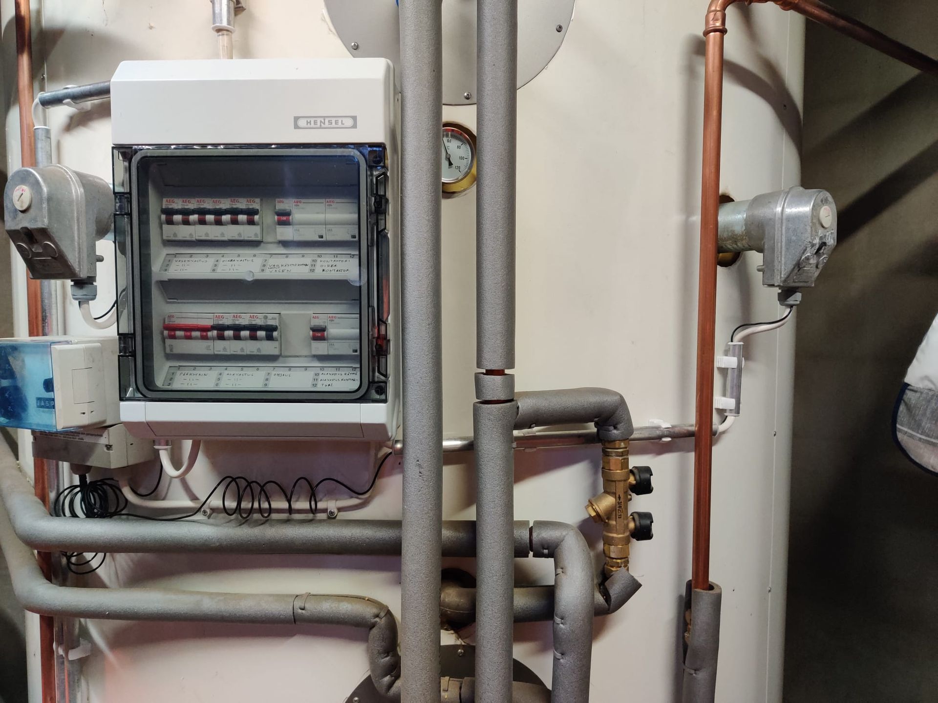 Luo Alt-tekstitunnisteet hakukoneoptimointia ja saavutettavuutta varten.