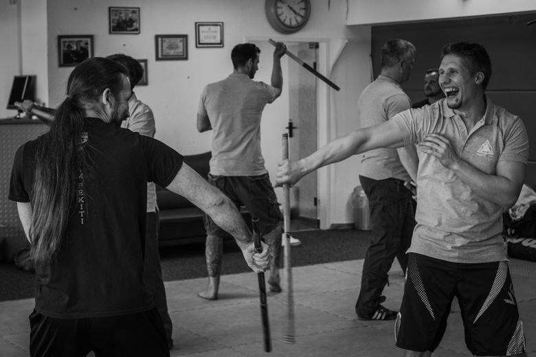 Freudige Trainingsstunden mit Schülern und Lehrern bei Inosanto Lacoste Deutschland