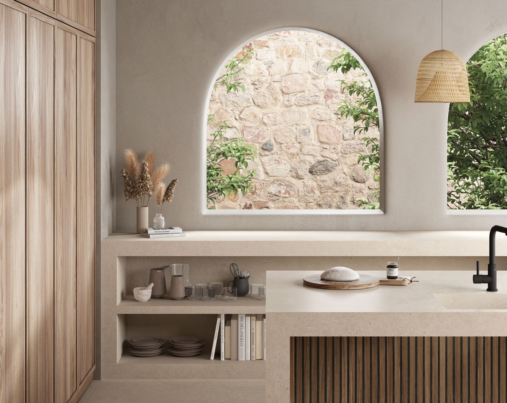 Cuisine moderne avec fenêtre cintrée, murs en pierre beige, armoires en bois, étagères ouvertes et robinet noir
