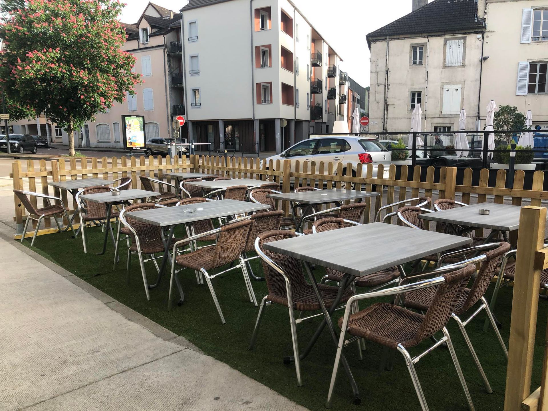 La terrasse du bar.
