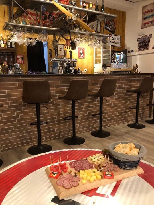 Le comptoir du bar.