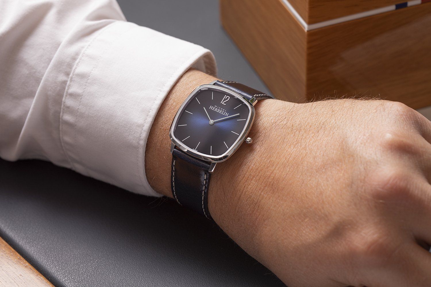 montre bleue portée