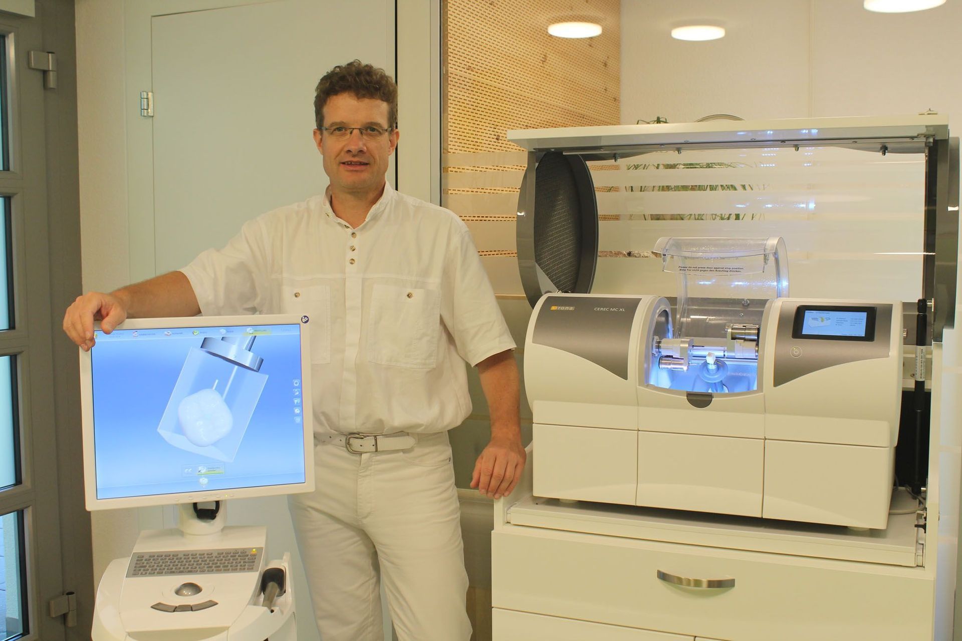 Zahnarztpraxis mit Laserbehandlung - Zahnarztpraxis Dr. Platz AG in Näfels