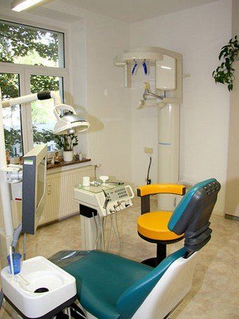 Behandlungszimmer in der Rink Berthold Zahnarztpraxis in Chemnitz