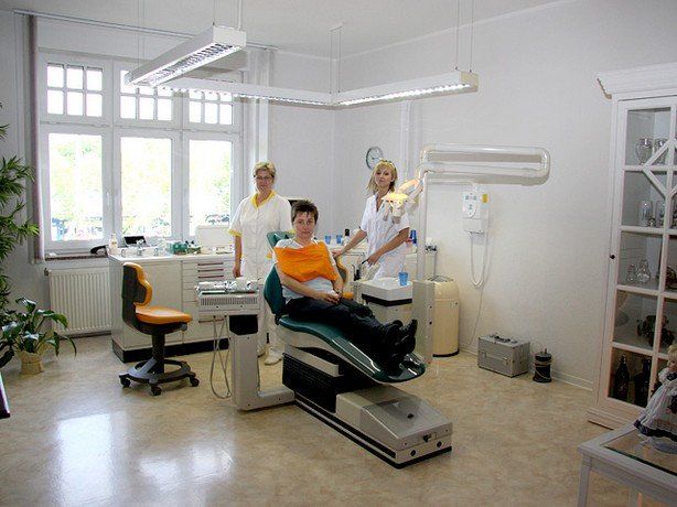 Behandlungszimmer in der Rink Berthold Zahnarztpraxis in Chemnitz
