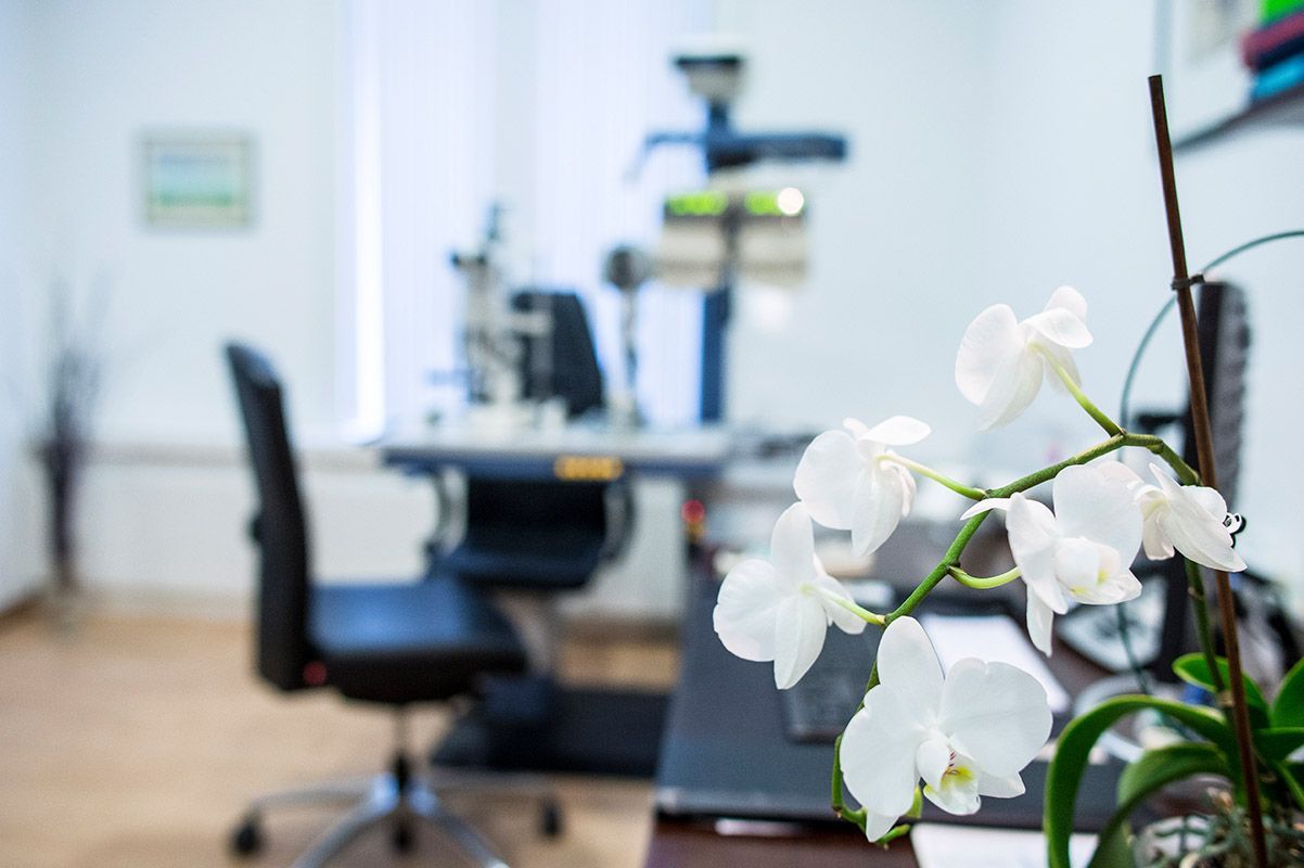 Hautfachärztliche Gemeinschaftspraxis Dr. D. Pappai & Prof. Dr. M. Schiller Check-up | Düsseldorf | Augenarztpraxis Dr. Zeitz & Dr. Tamimi