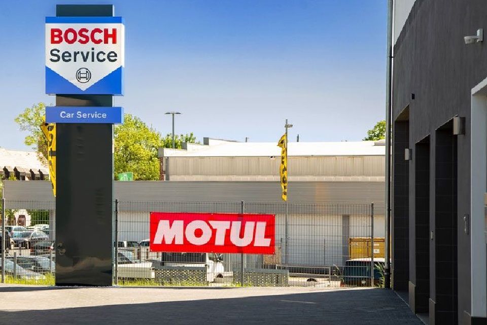 ATZ / Bosch-Car-Service Eingangsschild