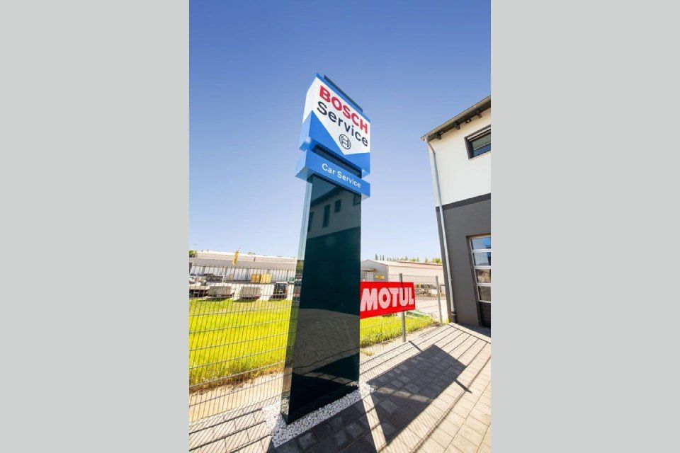 ATZ / Bosch-Car-Service Eingangsschild
