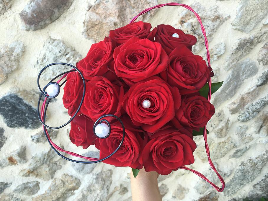 Bouquet rond de roses rouge