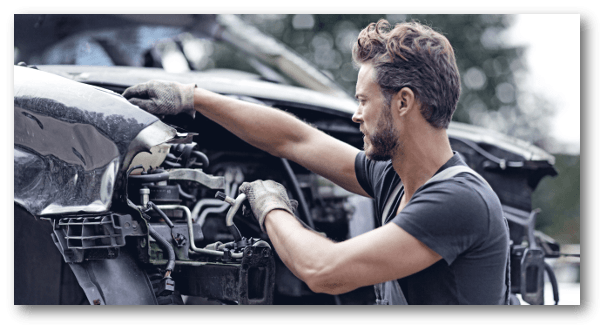 Des mécaniciens à votre écoute Des mécaniciens à votre écoute