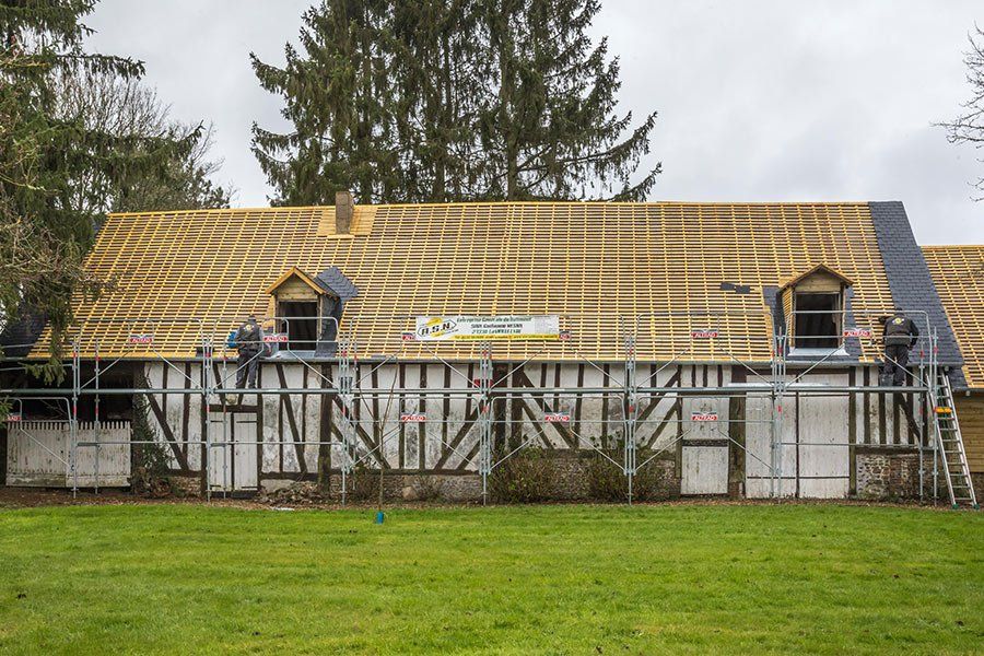 Travail sur charpente