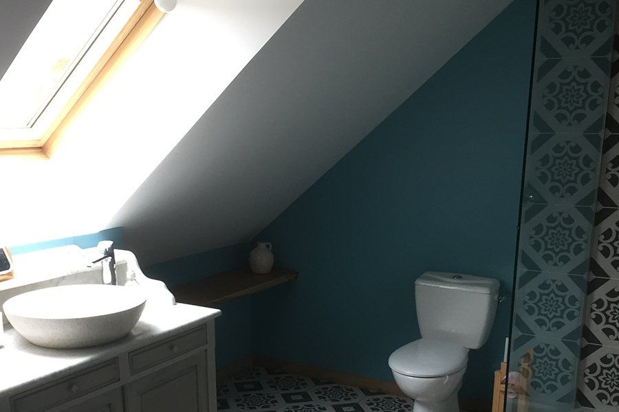 Pose de fenêtre de toit