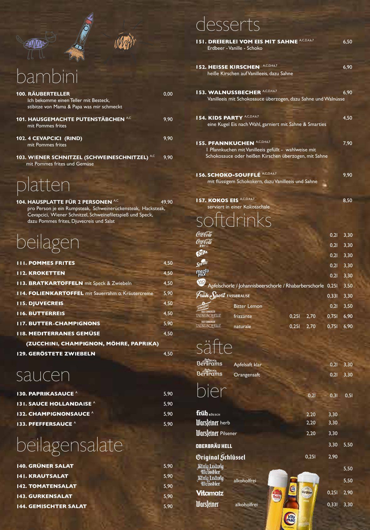 Speisekarte auf Holzgrund mit Abschnitten für Speisen und Getränke.