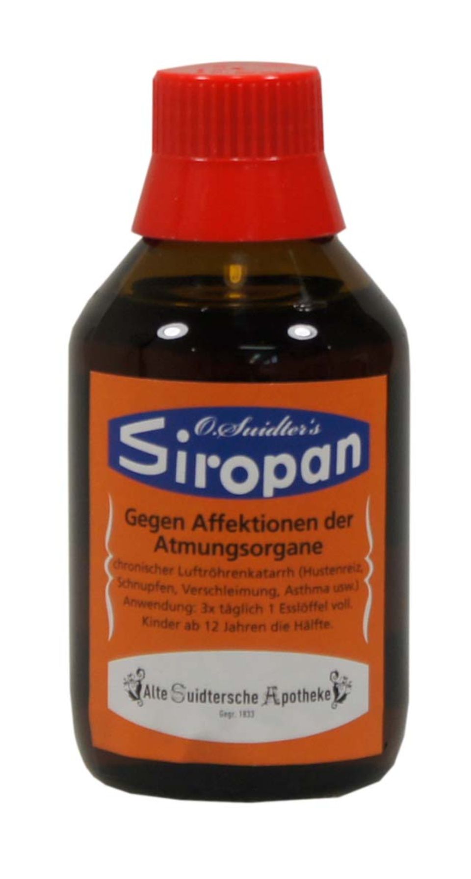 Braune Flasche mit der Hustensaftmarke „Siro pan“ mit orangefarbenem Etikett und rotem Verschluss.