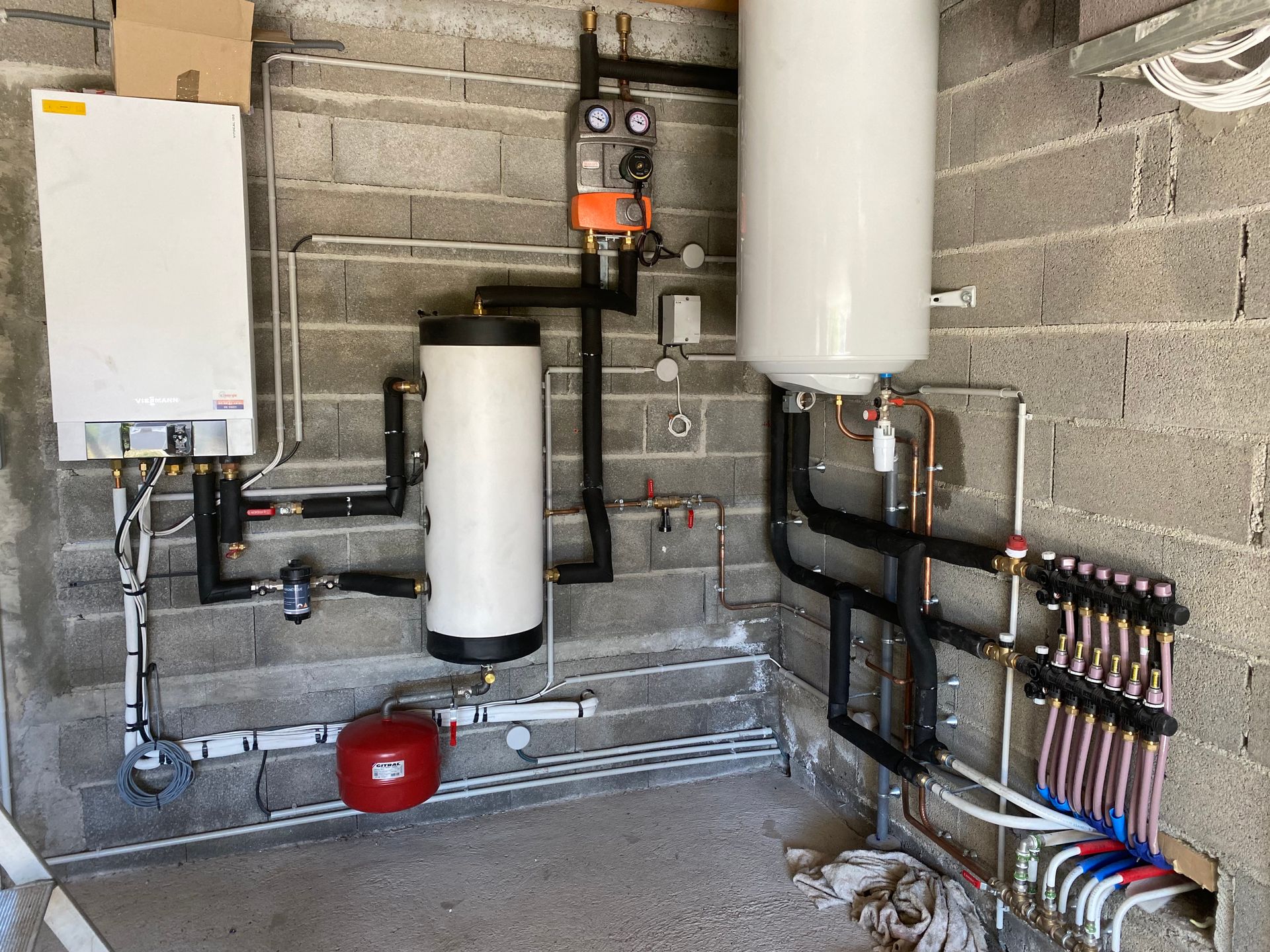 Pompe à chaleur installée au mur