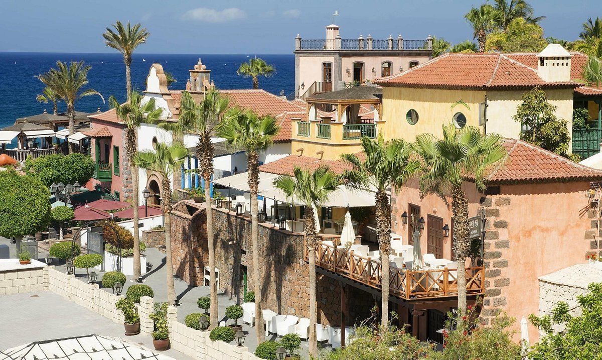 Centro Comercial El Mirador