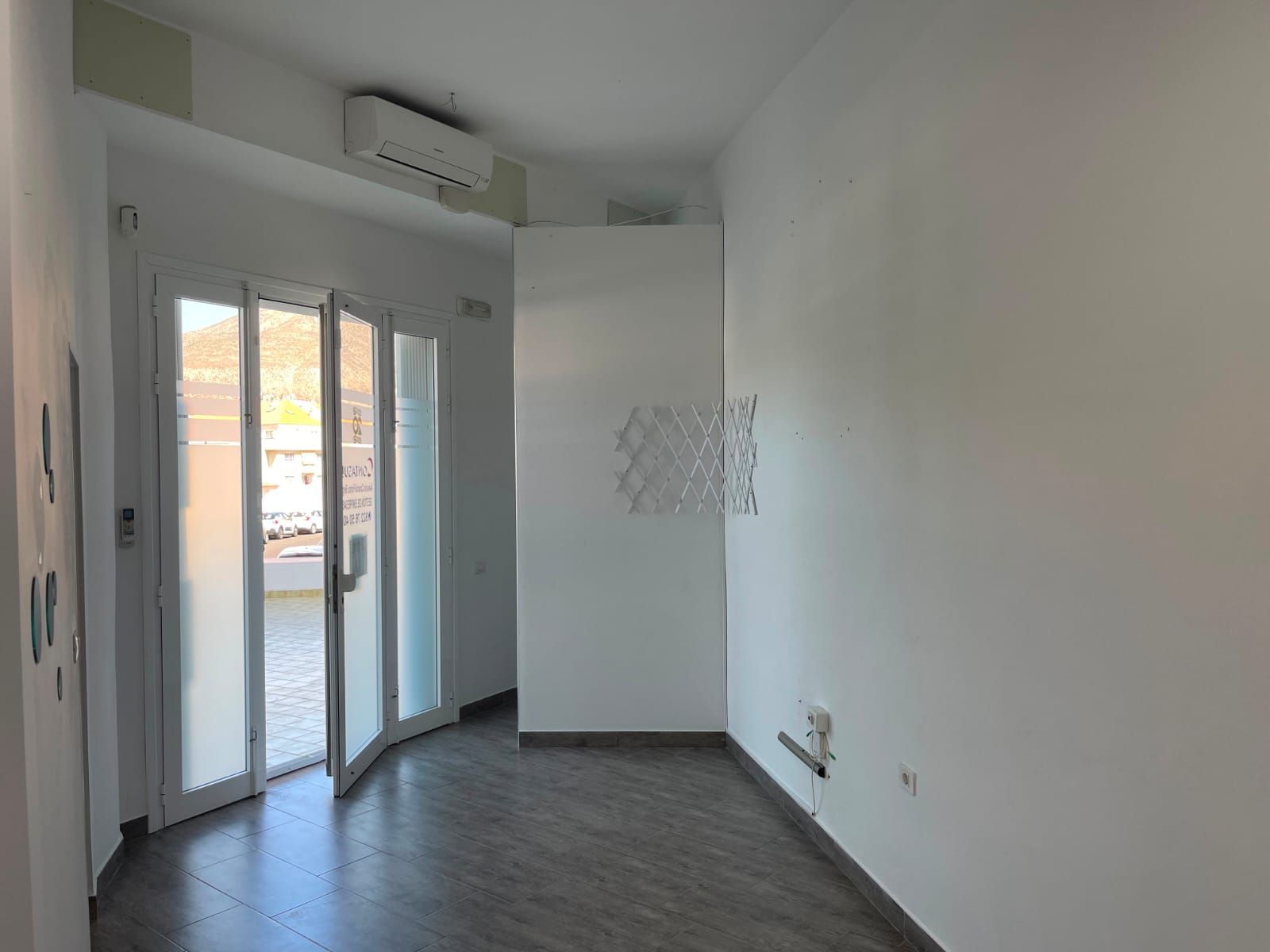 COMMERCIAL LOS CRISTIANOS