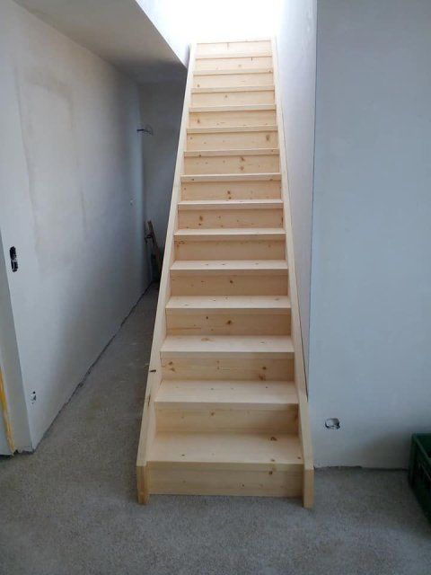 A. Fliri Arvenmöbel-Innenausbau Holztreppe