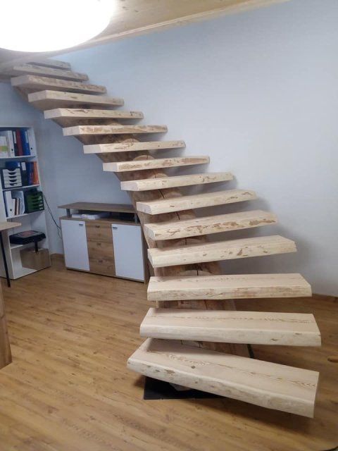 A. Fliri Arvenmöbel-Innenausbau Holztreppe