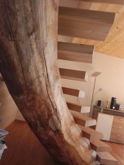 A. Fliri Arvenmöbel-Innenausbau Holztreppe