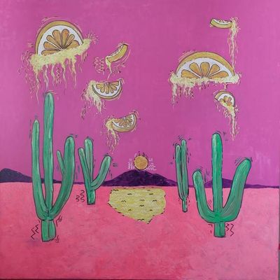 Escena de desierto rosa con cactus verdes, frutas cítricas flotantes y una puesta de sol.