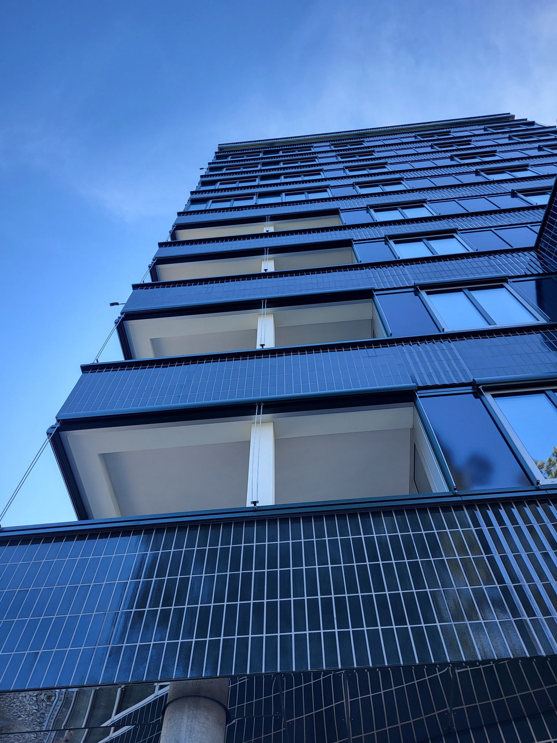 Eine künstlerische Darstellung eines grossen Apartmentkomplexes. Foto von der b. müller's architekten ag