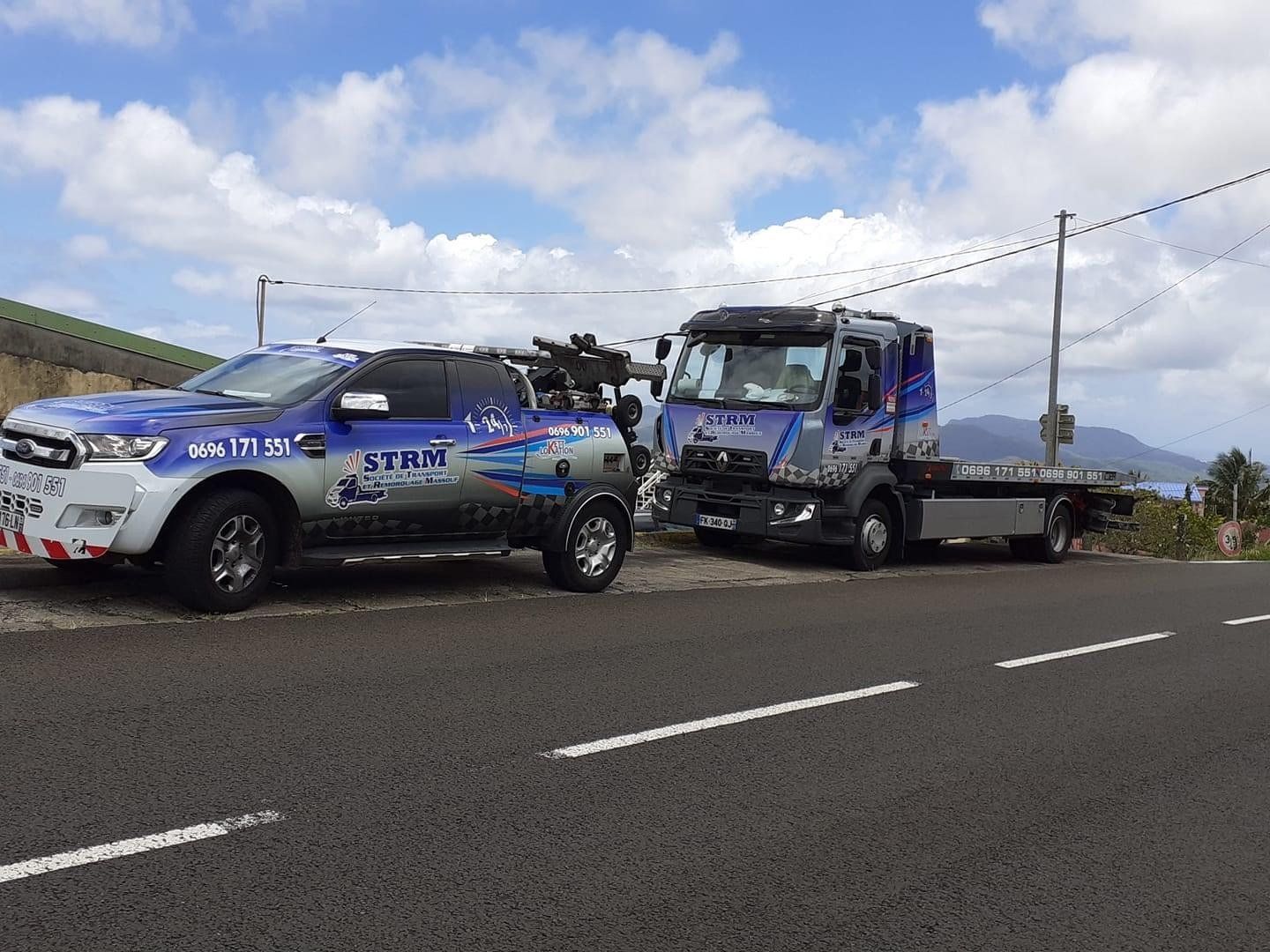 Camion et 4×4 remorqueur