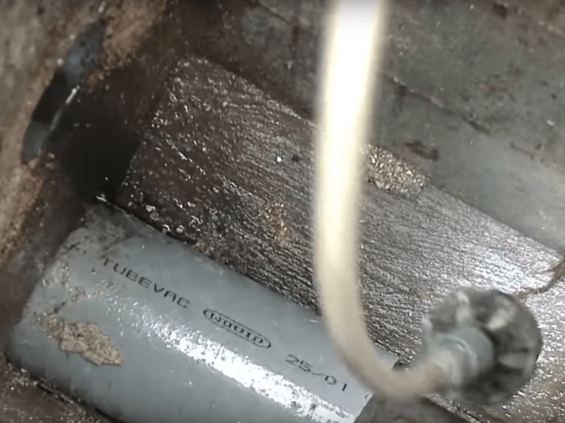 Passage de caméra dans une canalisation