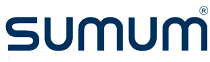 Un logotipo azul y blanco para Sumum sobre un fondo blanco.