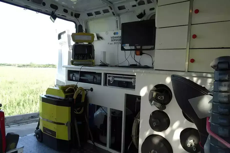 Camion d'inspection de canalisation