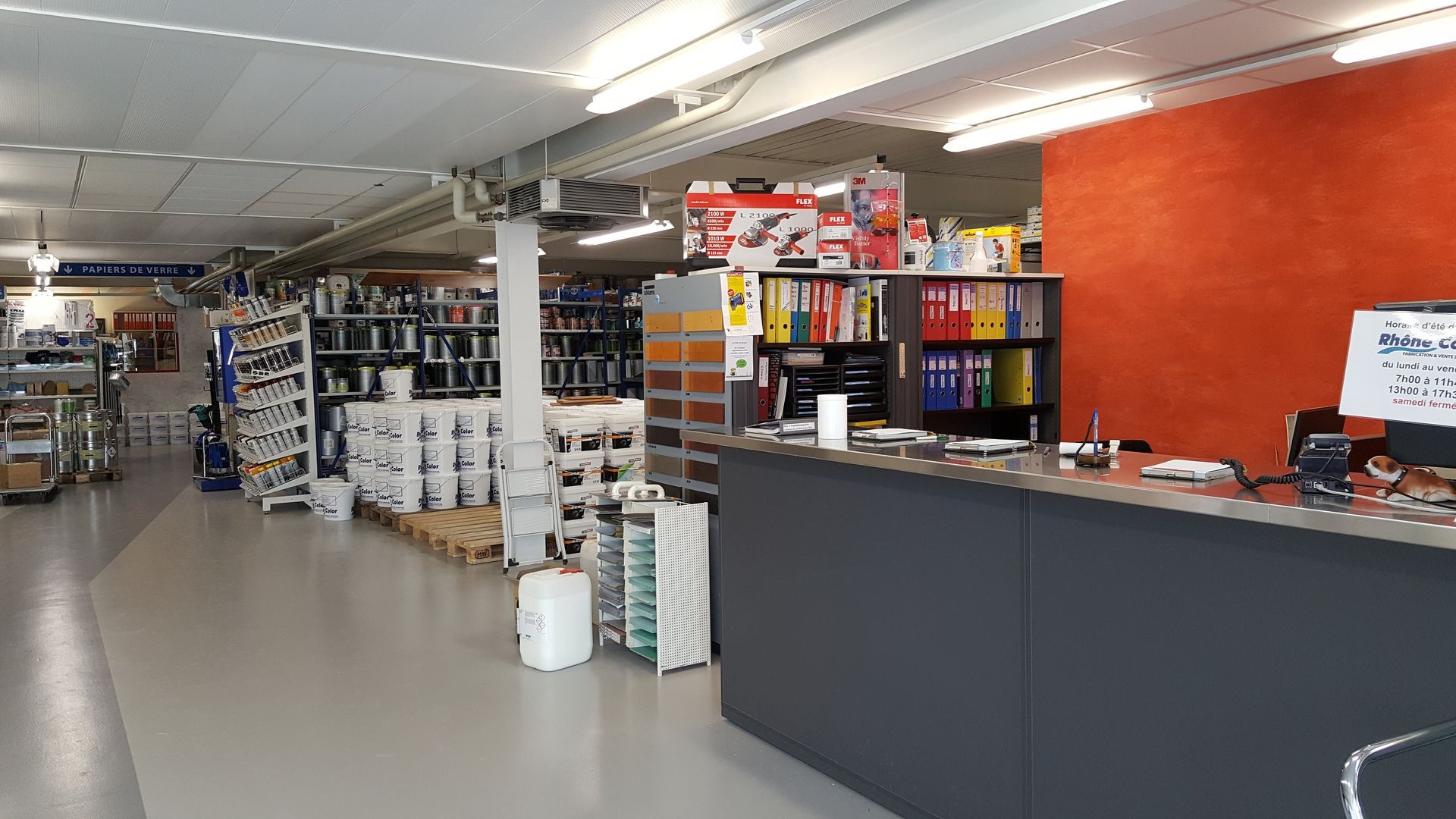 entrée-magasin-peinture-rhone-color-sion-valais