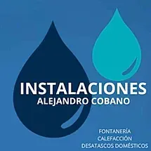 Logotipo de Instalaciones Alejandro Cobano sobre fondo azul con iconos de gotas de agua y texto sobre servicios de fontaner&iacute;a, calefacci&oacute;n y gas.
