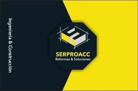 Logotipo de Serproco Energy con un engranaje, una bujía y una llama naranja sobre un fondo oscuro.