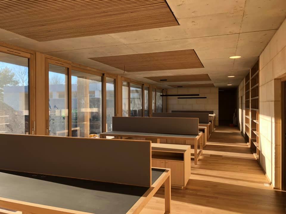 Luminaires et installation électrique pour bâtiment professionnel