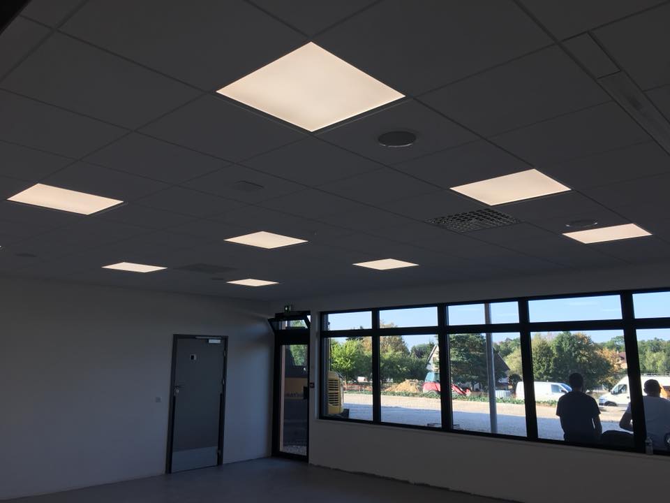 Plafonniers pour bâtiments professionnels