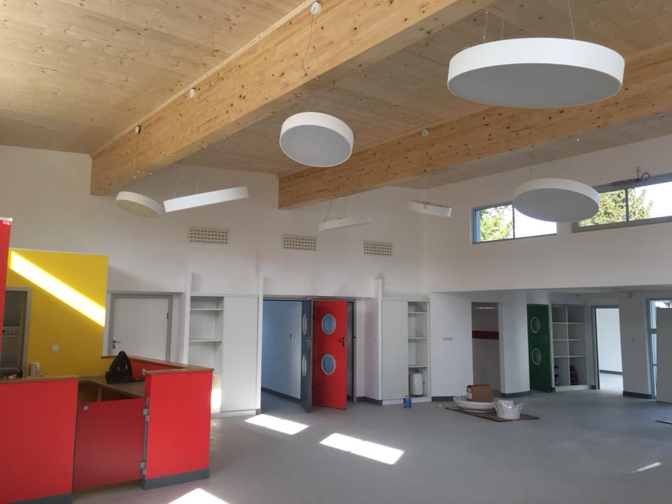 Luminaires ronds pour bâtiments tertiaires