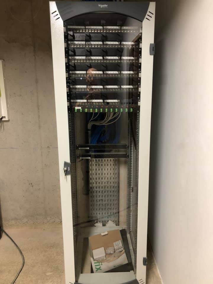 Armoire électrique pour établissement professionnel