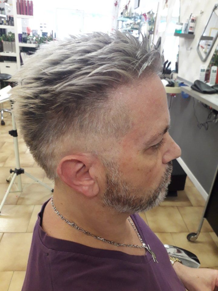 Coupe blond polaire courte homme