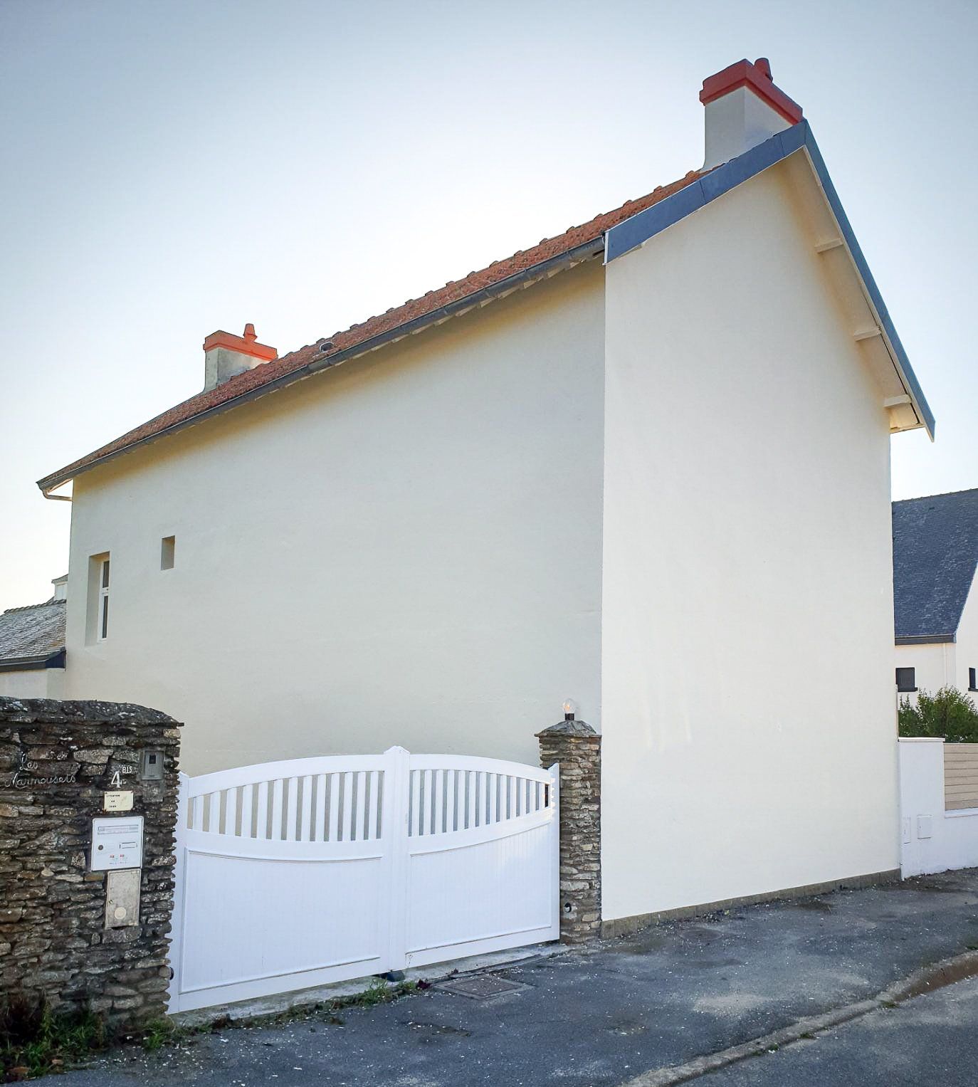 ravalement de façade couleur blanche