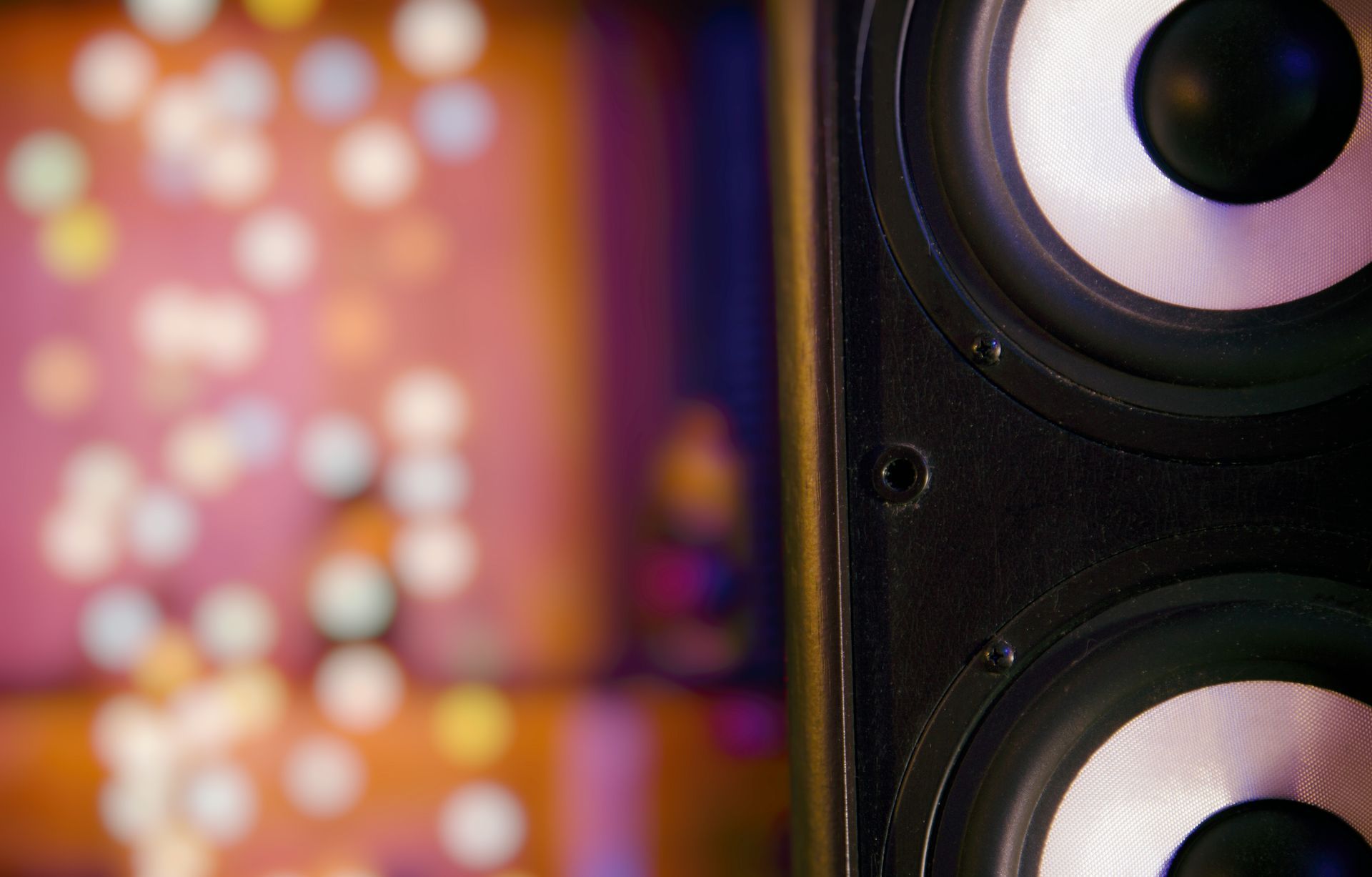 Musikbox mit abstraktem Hintergrund