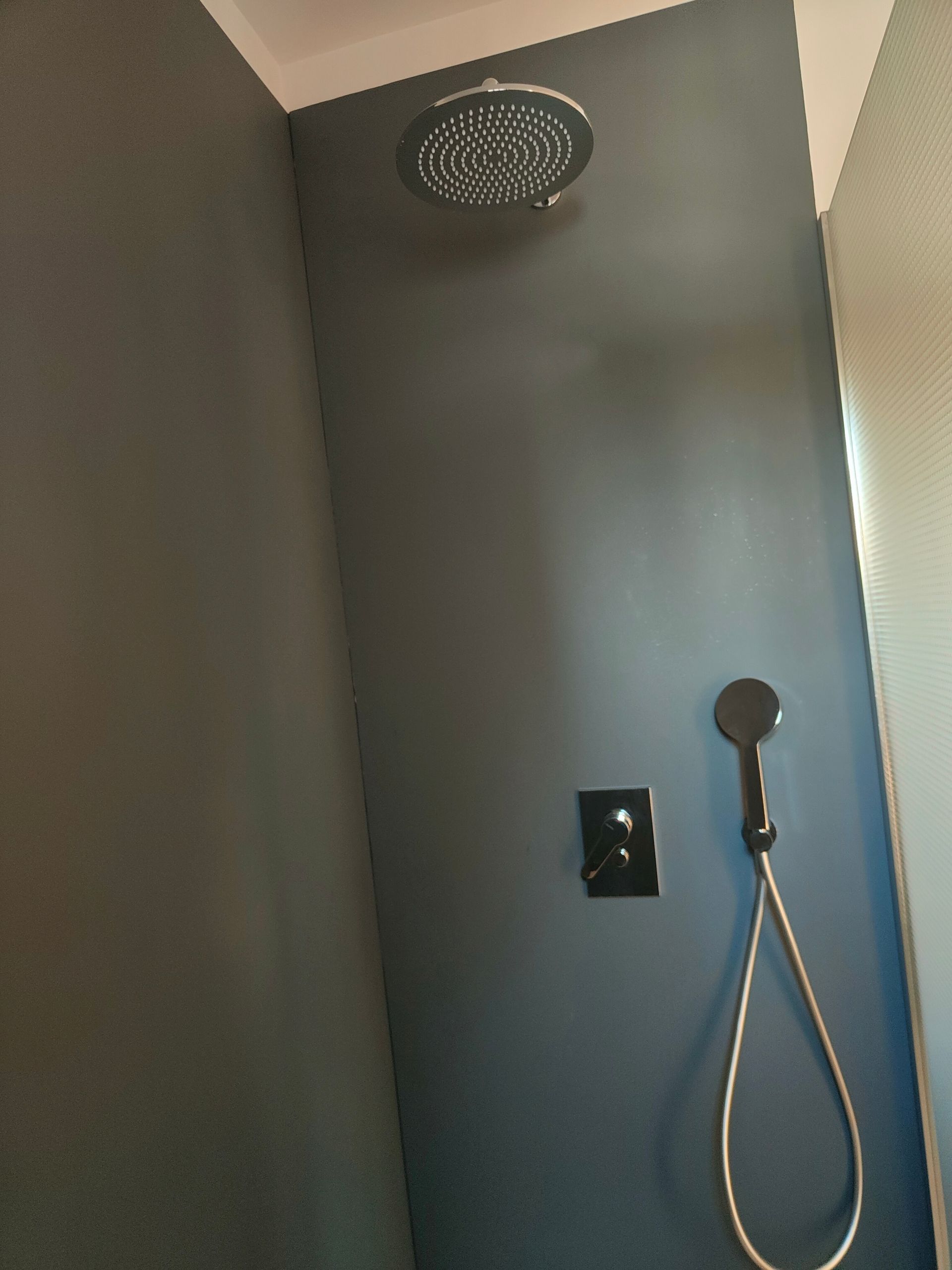 Douche panneaux muraux gris DECOFACT LAZER